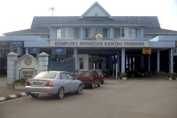 Grenzuebergang bei Rantau Panjang